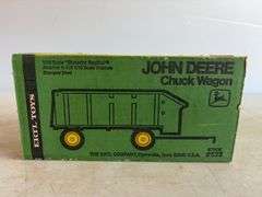 John Deere chuck wagon, stock #533 - 1/16 scale, dirty