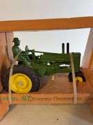 John Deere 40th anniversary commemorative model tractor - 1/16 scale, dirty