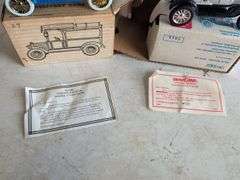 Ertl 1913 Model T delivery bank and ServiStar 1918 runabout bank