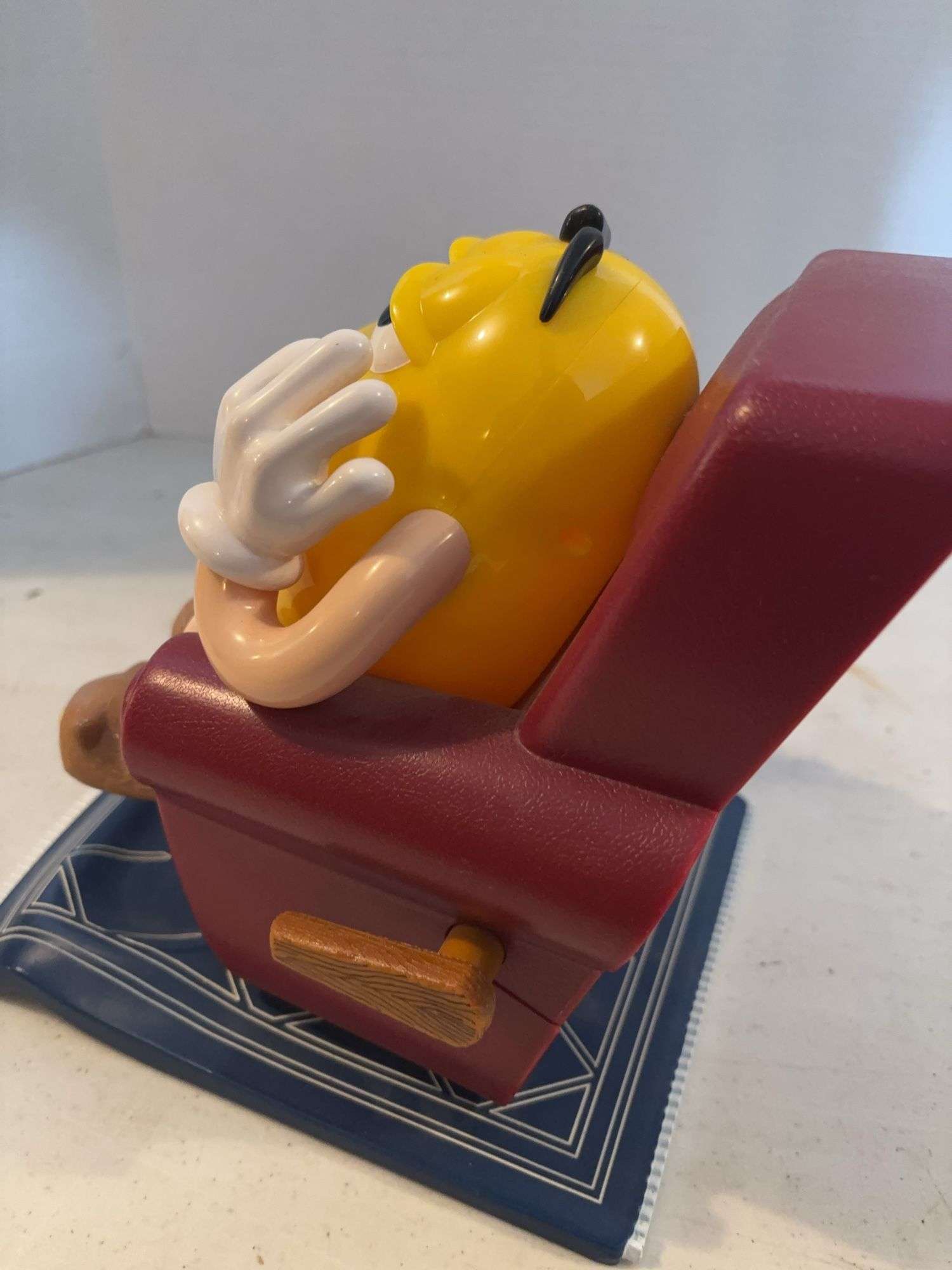 MARS VINTAGE M&M COLLECTABLE CANDY DISPENSER