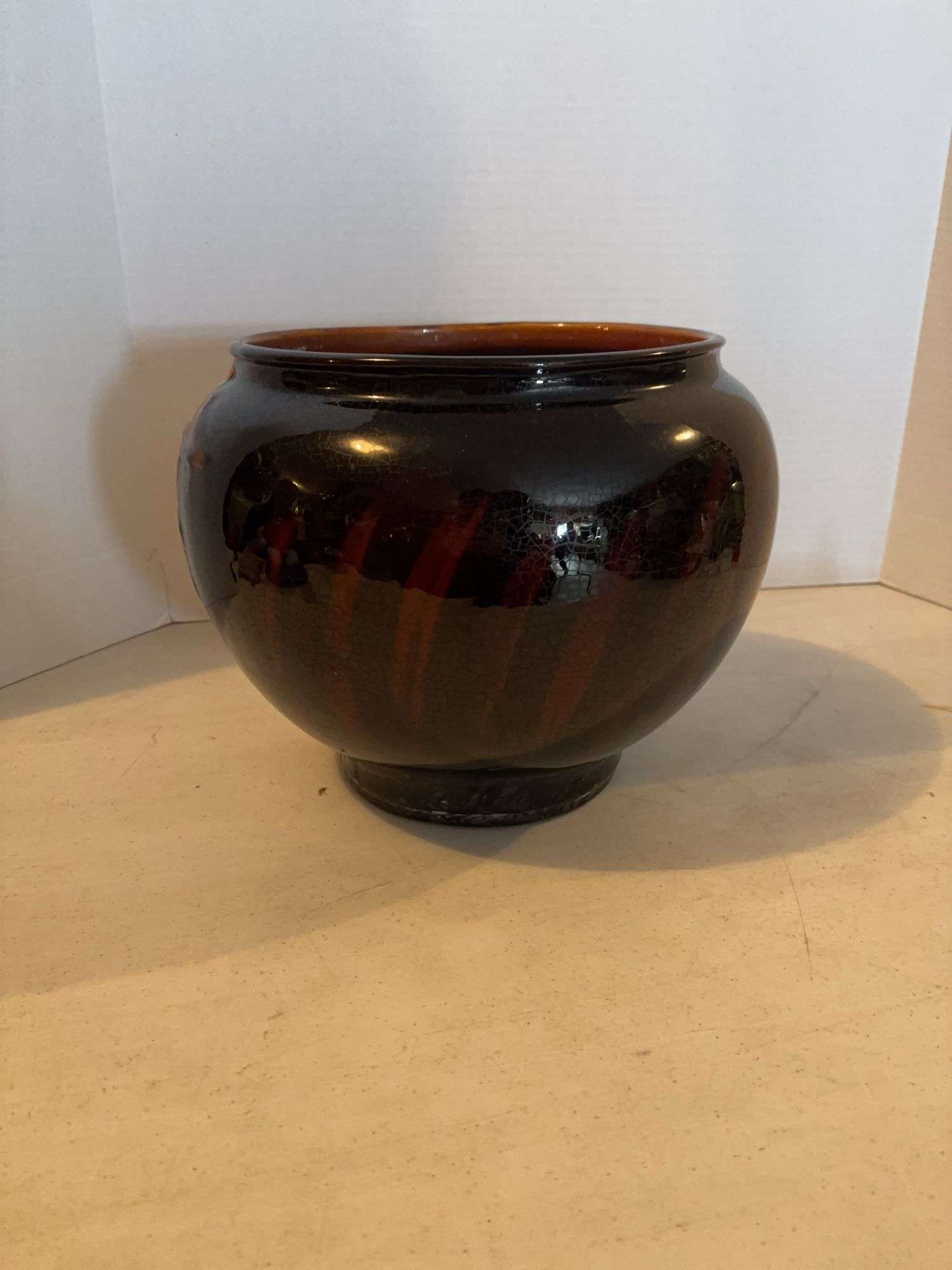 WELLER POTTERY BROWN GLAZE WITH LEAF 10” x 9”