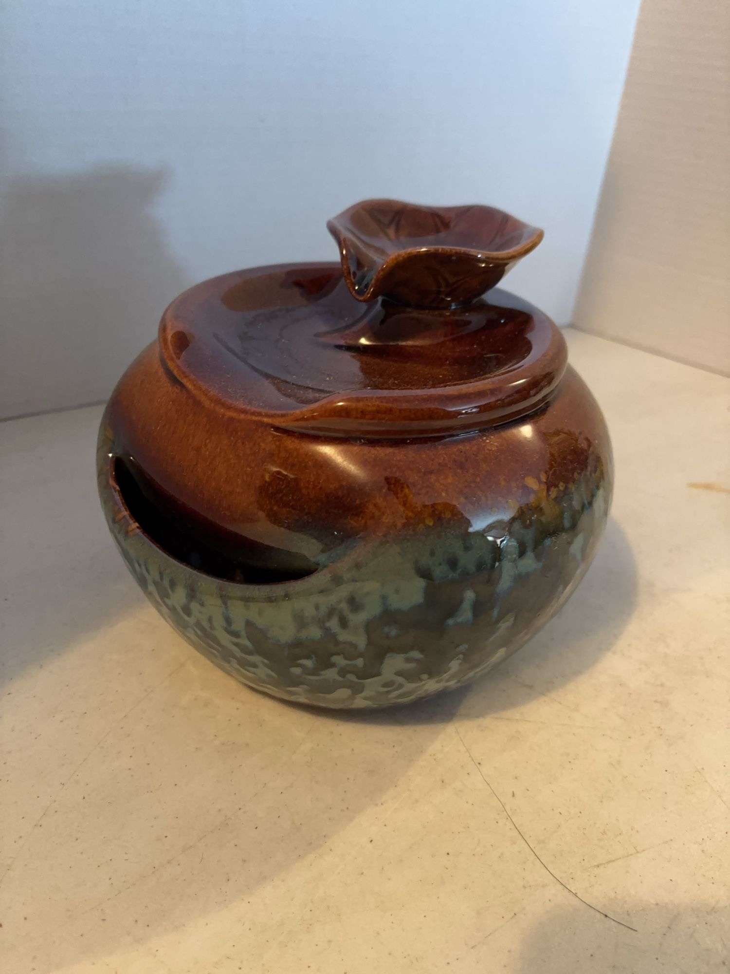POTTERY FOUNTAIN PIECE