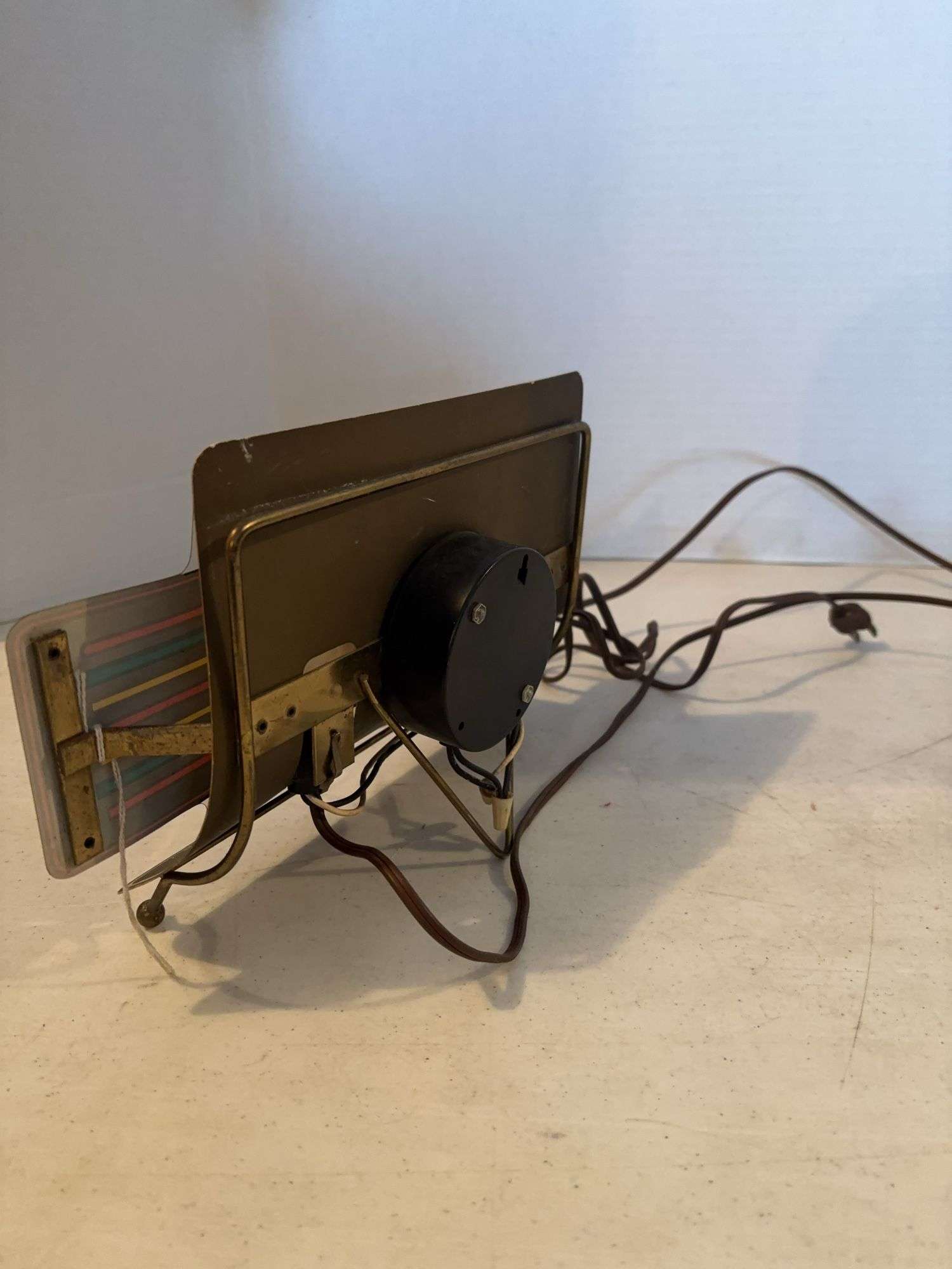 VVO MARTINS METAL LIGHT UP SCOTCH WHISKEY CLOCK