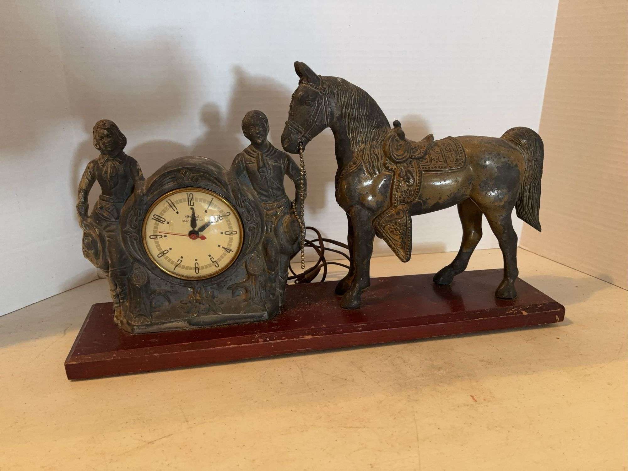 VINTAGE ELECTRIC BRONZE WESTERN HORSE MANTLE CLOCK