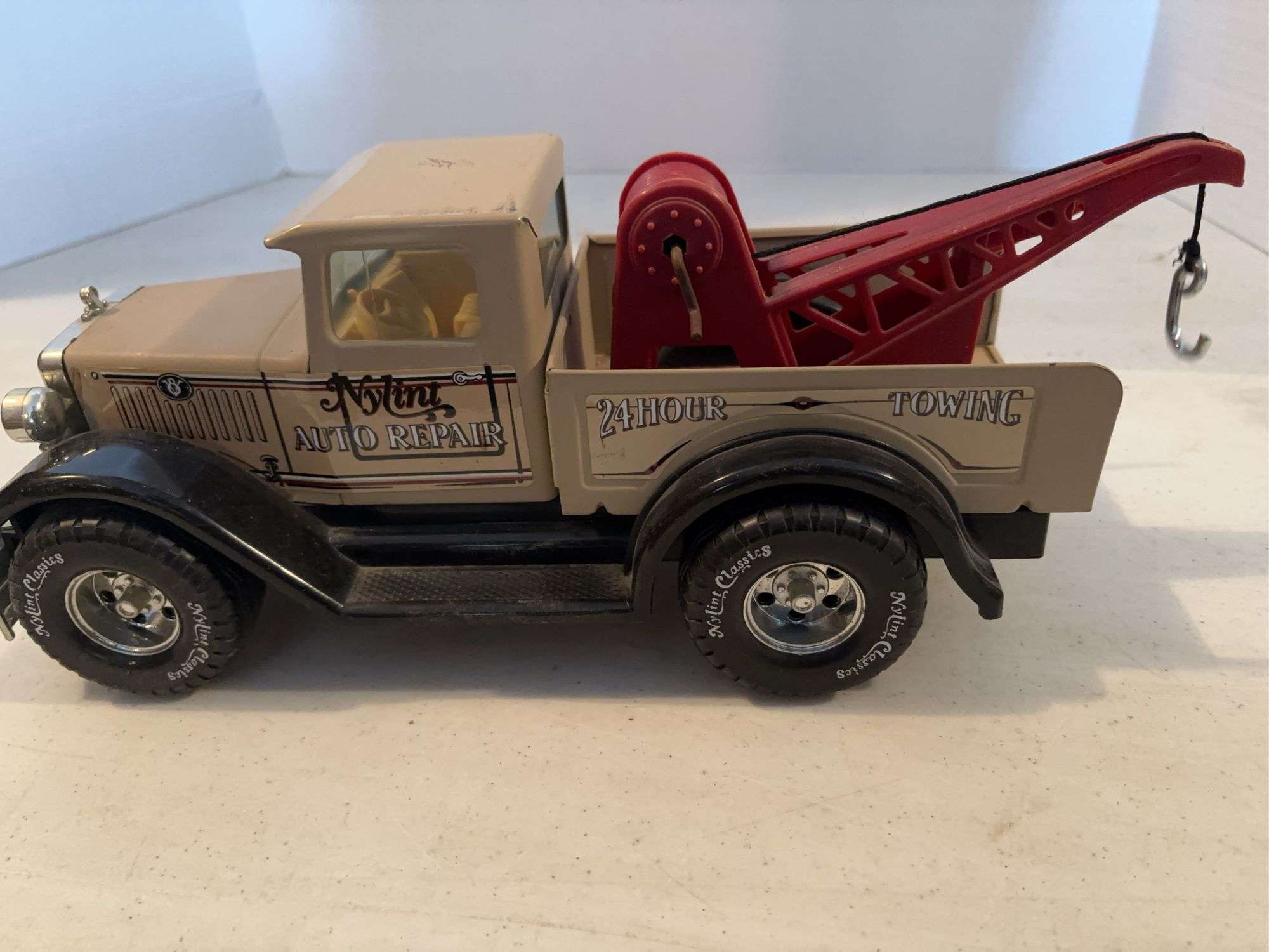 14” NYLINT TOW TRUCK TOY