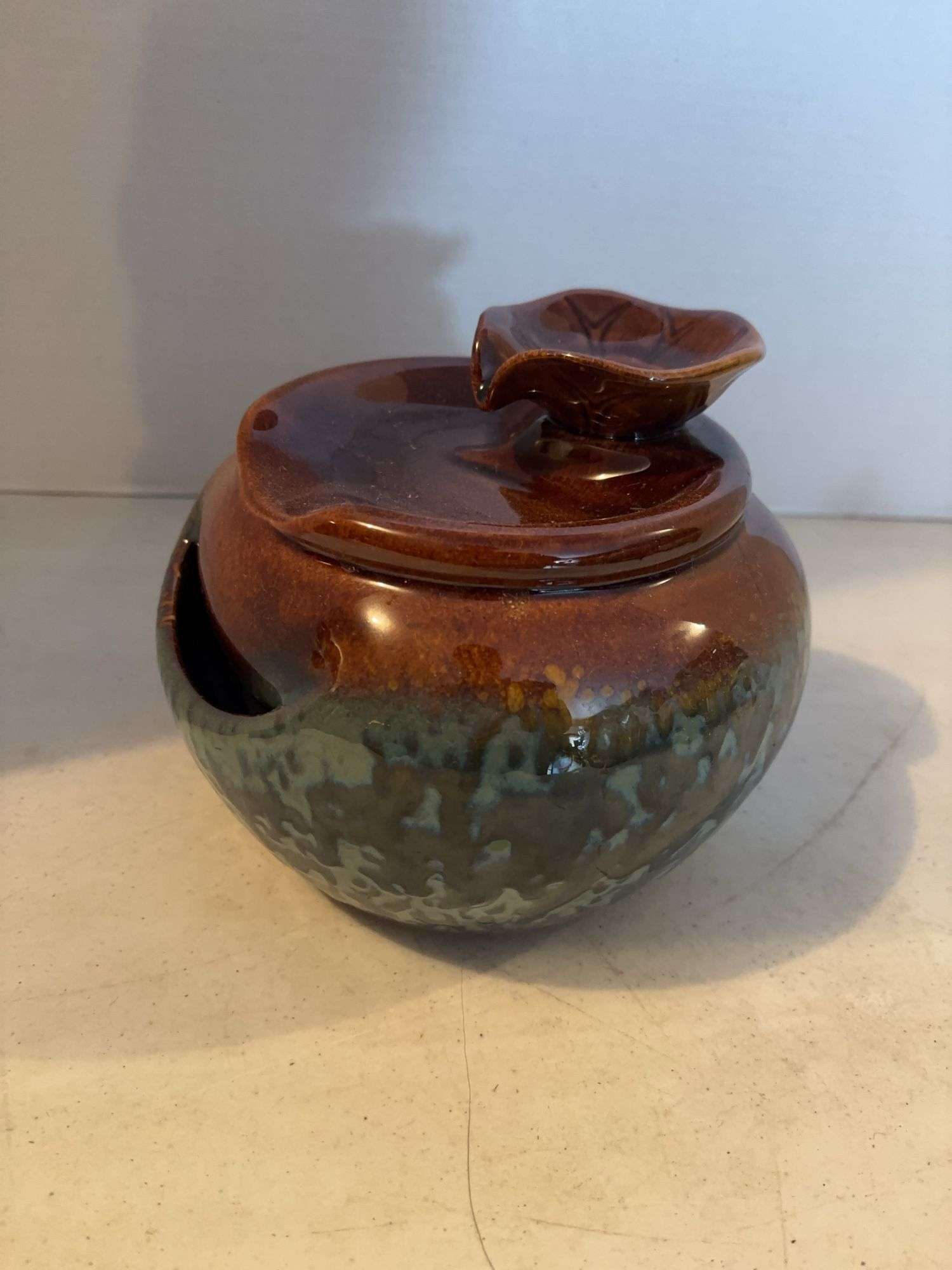 POTTERY FOUNTAIN PIECE