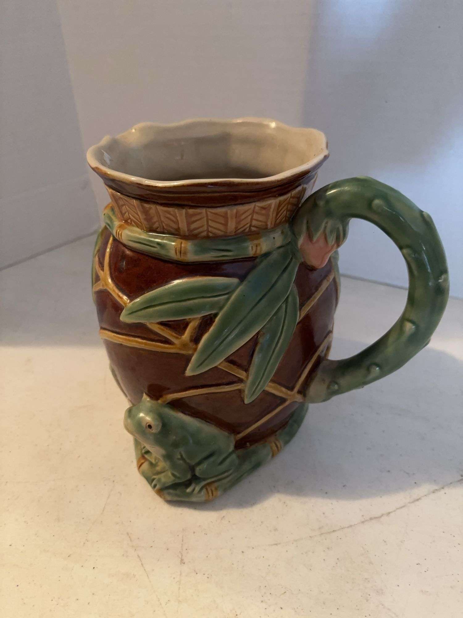 7” MAJOLICA FROG POTTERY PITCHER