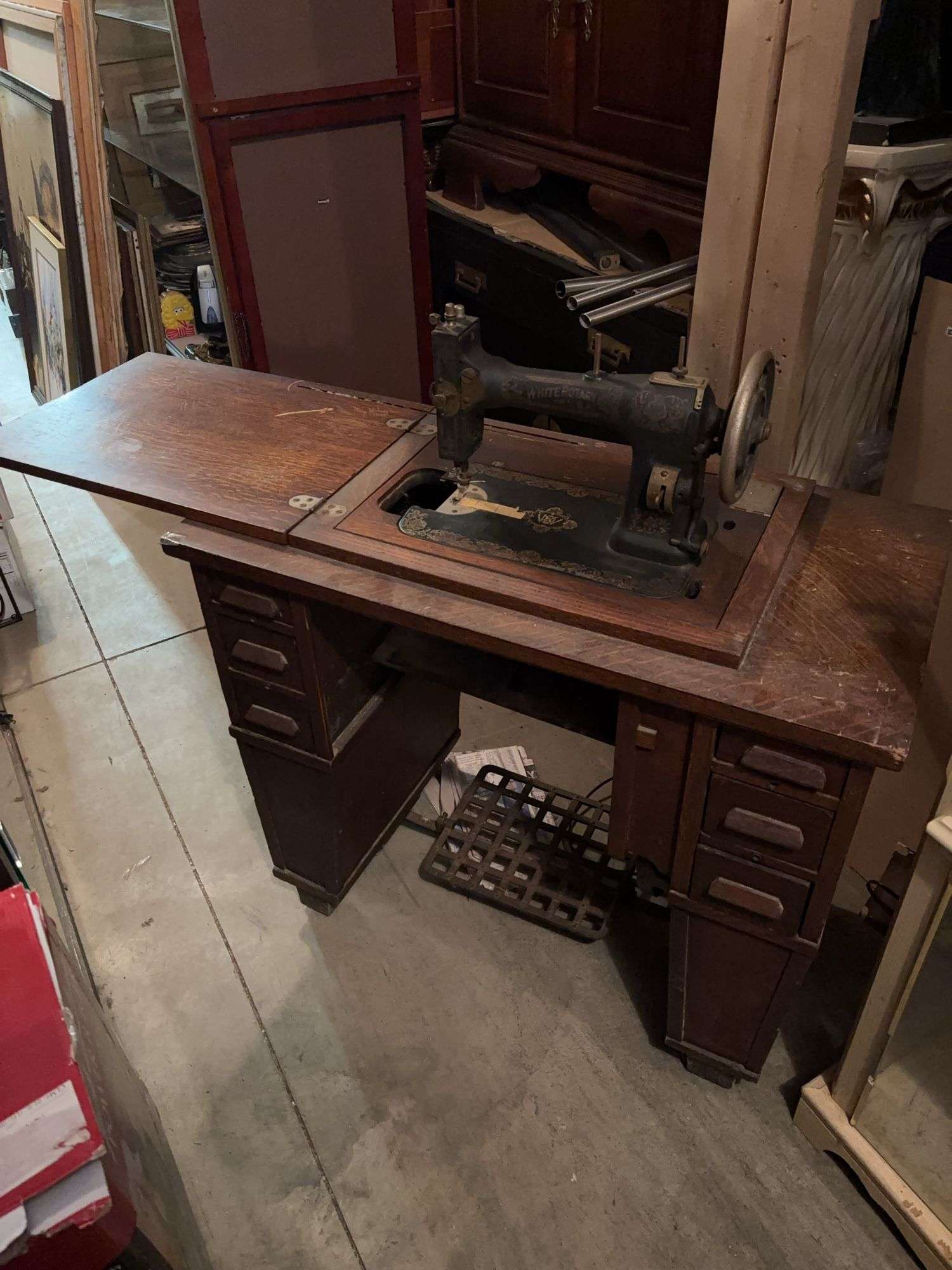 ANTIQUE WHITE ROTARY SEWING MACHINE WITH CABINET AND DRAWERS