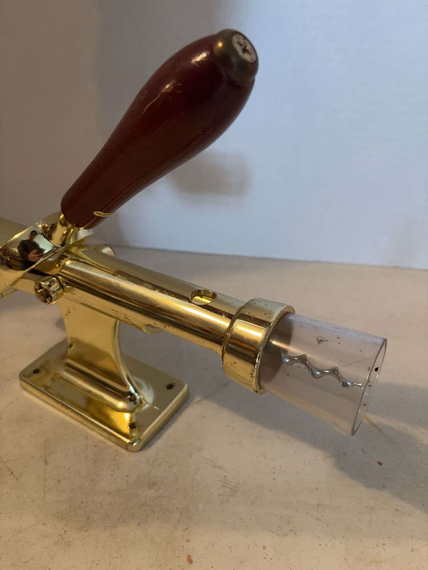 SOLID BRASS WALL MOUNTED CORKSCREW REMOVER