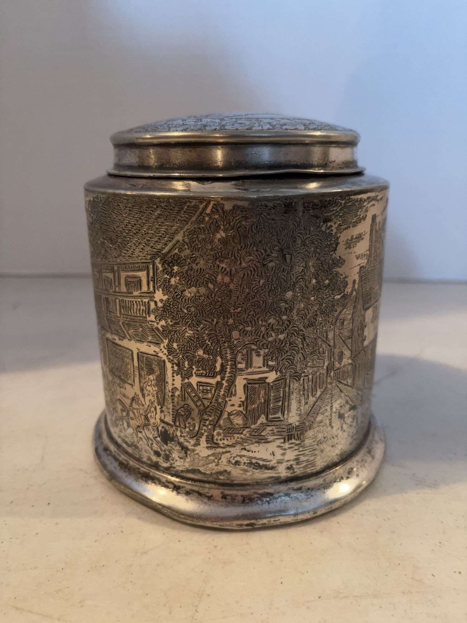 REED AND BARTON TOBACCO BLUE BOAR INN TIN 6”