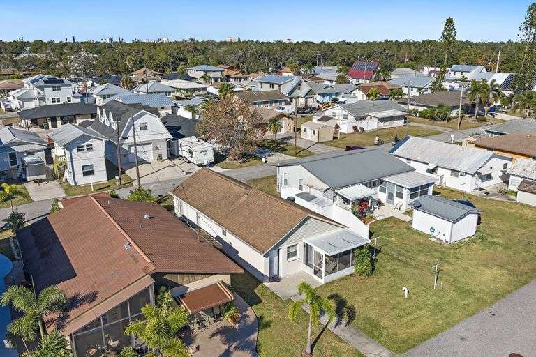 Prime Auction Opportunity in Pinecraft, Florida