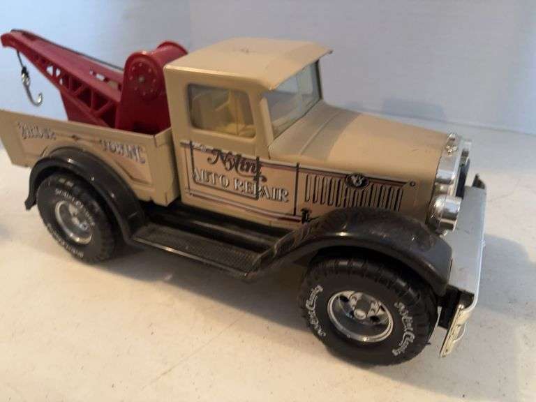 14” NYLINT TOW TRUCK TOY
