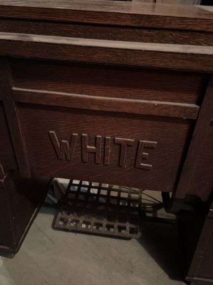 ANTIQUE WHITE ROTARY SEWING MACHINE WITH CABINET AND DRAWERS