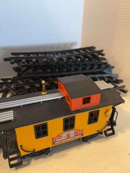 TIMBERWOLF TOY TRAIN CARS WITH ENGINE AND TRACKS