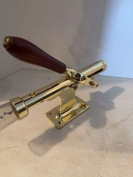 SOLID BRASS WALL MOUNTED CORKSCREW REMOVER