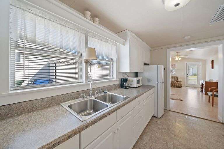 Prime Auction Opportunity in Pinecraft, Florida