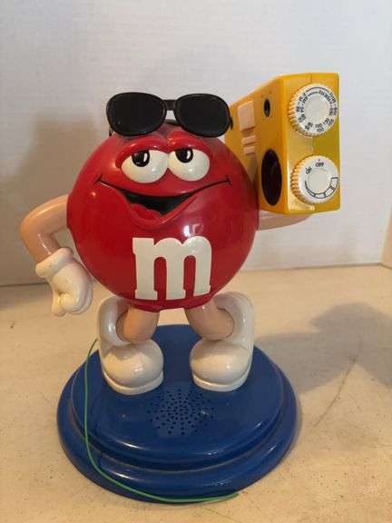 8” M&M AM/FM RADIO