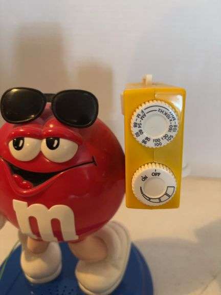 8” M&M AM/FM RADIO