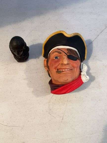 PIRATE WALL MASK