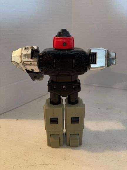 DC COMICS BATMAN DARK KNIGHT BATMOBILE AND ROBOT TOY