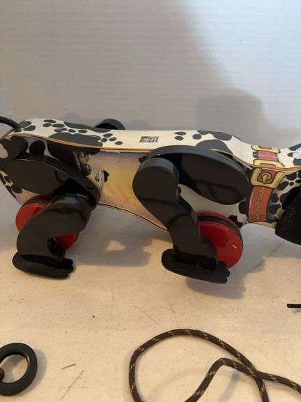 FISHER PRICE SNOOP AND SNIFF PULL TOY