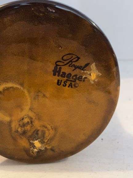 11” ROYAL HAEGER POTTERY VASE