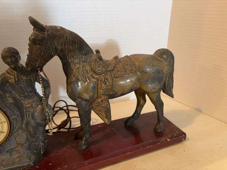 VINTAGE ELECTRIC BRONZE WESTERN HORSE MANTLE CLOCK