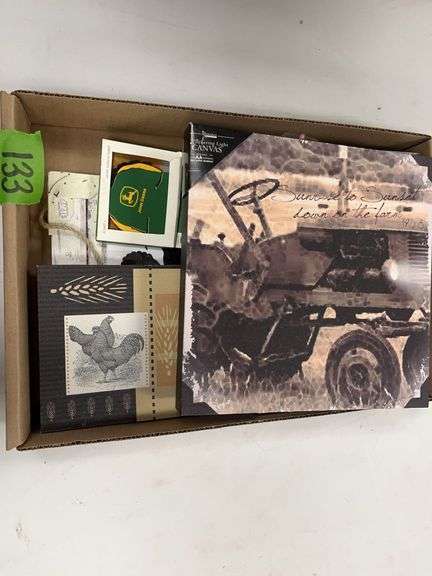 FARM WALL ART. JOHN DEERE - ALL NWT