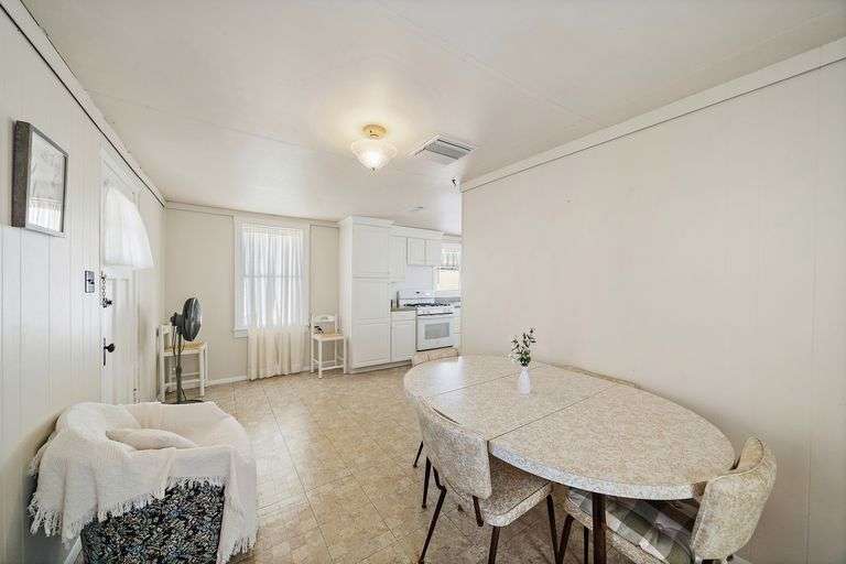 Prime Auction Opportunity in Pinecraft, Florida