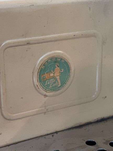 KOKOMO LITTLE LADY ANTIQUE TOY ELECTRIC STOVE WITH OVEN 10” x 8”