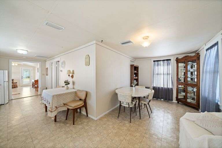 Prime Auction Opportunity in Pinecraft, Florida