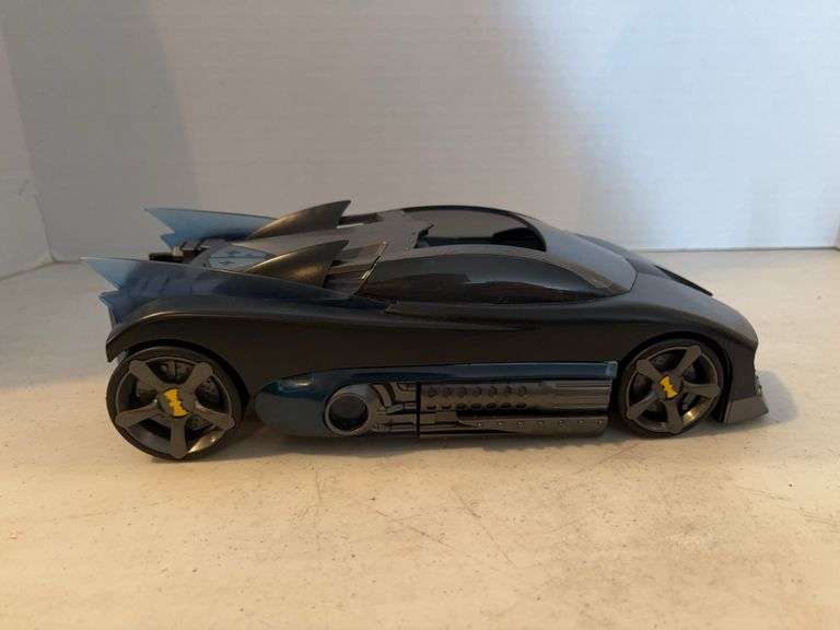 TM AND DC BATMAN COMICS CAR
