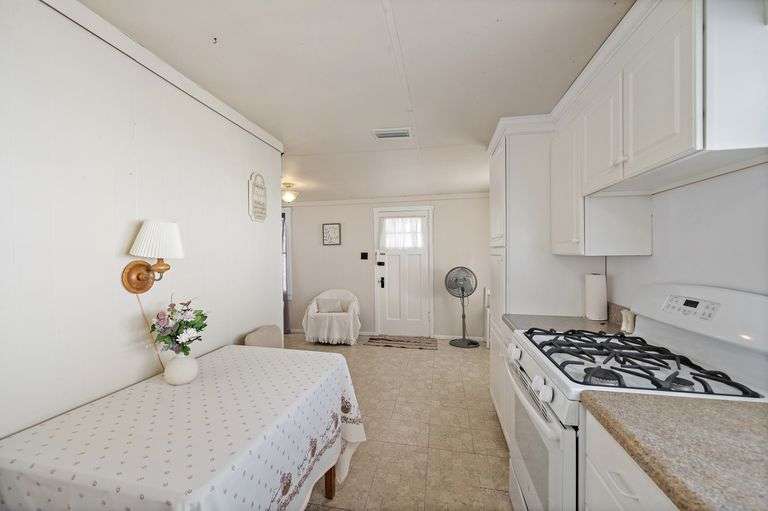 Prime Auction Opportunity in Pinecraft, Florida