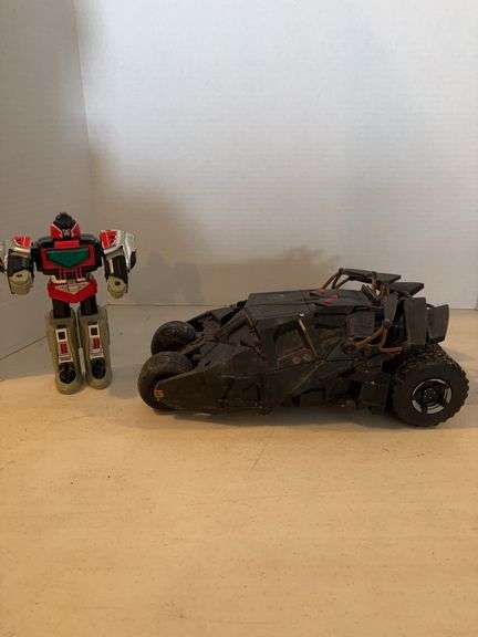 DC COMICS BATMAN DARK KNIGHT BATMOBILE AND ROBOT TOY