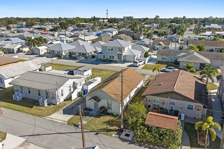 Prime Auction Opportunity in Pinecraft, Florida