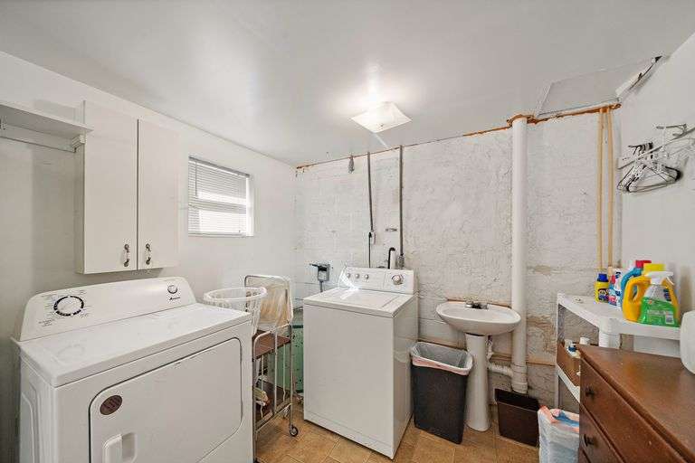 Prime Auction Opportunity in Pinecraft, Florida