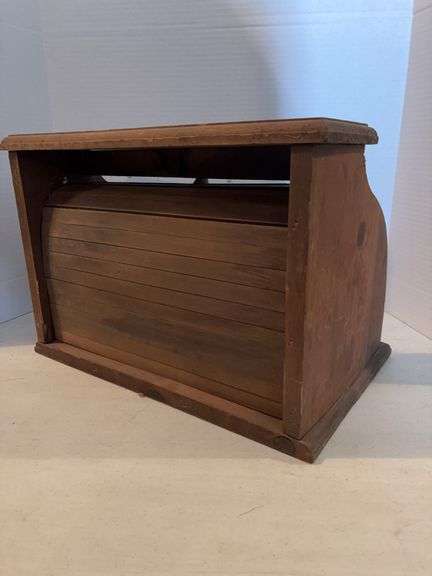 PRIMITIVE WOODEN BREAD BOX 12”x 17” x 11”
