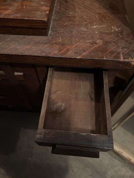 ANTIQUE WHITE ROTARY SEWING MACHINE WITH CABINET AND DRAWERS