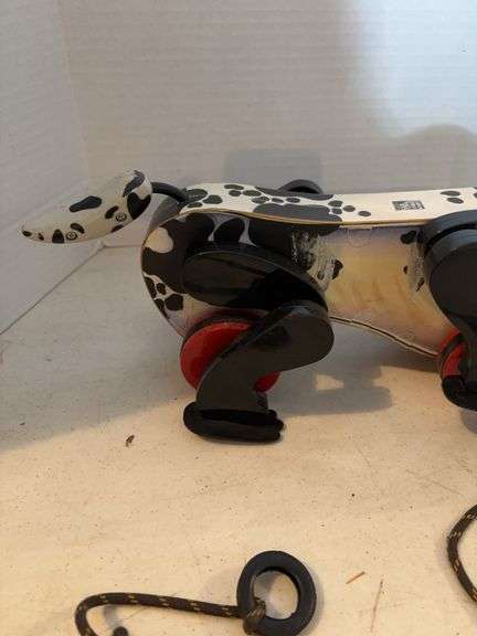 FISHER PRICE SNOOP AND SNIFF PULL TOY