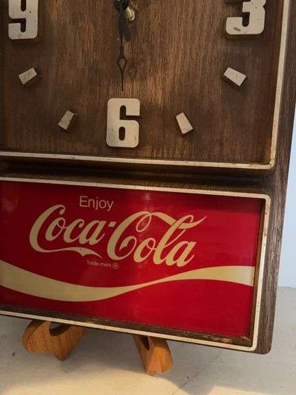 18” x 12” COCA COLA WALL CLOCK