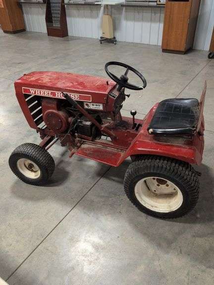 Wheel Horse B-80 4-speed lawn tractor - turns over