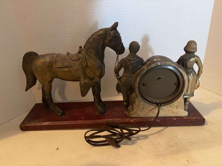 VINTAGE ELECTRIC BRONZE WESTERN HORSE MANTLE CLOCK