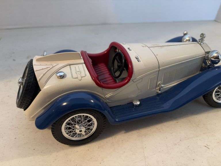 1/18 DIECAST ALFA ROMEO SPYDER 1932 BURAGO MADE IN ITALY