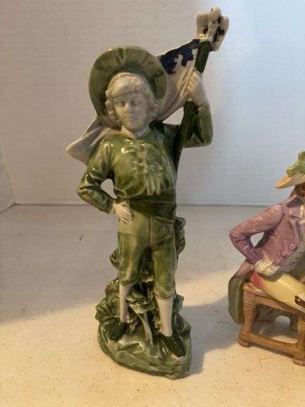 PAIR OF CHINA FIGURINES