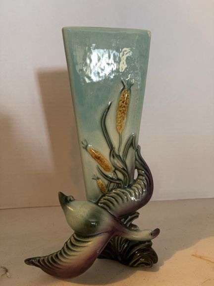 HULL POTTERY NUMBER 97 FLYING GOOSE BUD VASE 11”