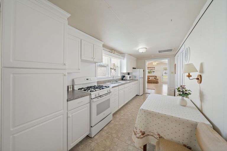 Prime Auction Opportunity in Pinecraft, Florida