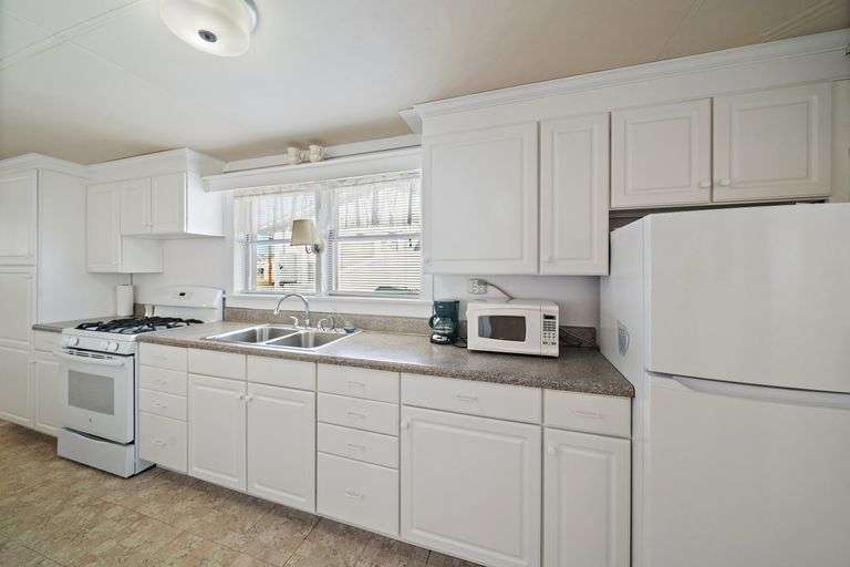 Prime Auction Opportunity in Pinecraft, Florida