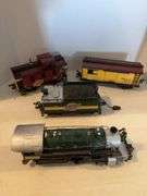 NEW BRIGHT 3750 TRAIN ENGINE AND 3 CARS