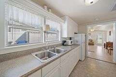 Prime Auction Opportunity in Pinecraft, Florida