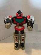 DC COMICS BATMAN DARK KNIGHT BATMOBILE AND ROBOT TOY